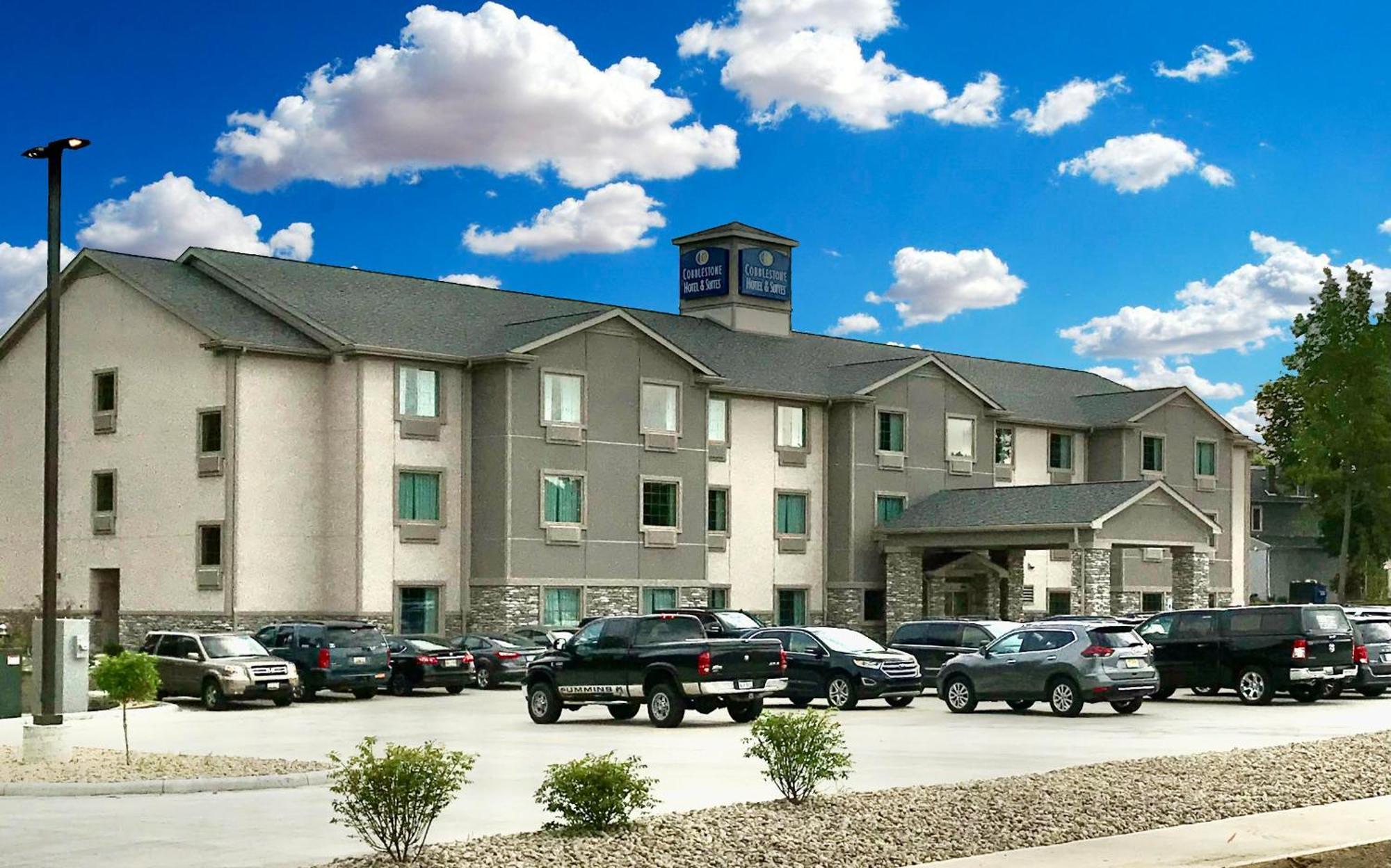Cobblestone Hotel & Suites - Bellefontaine Eksteriør billede